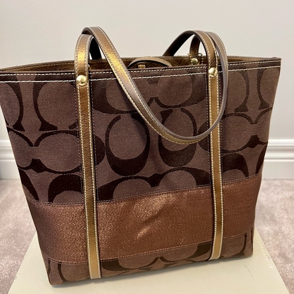 Coach Tote - Picture 1 of 3